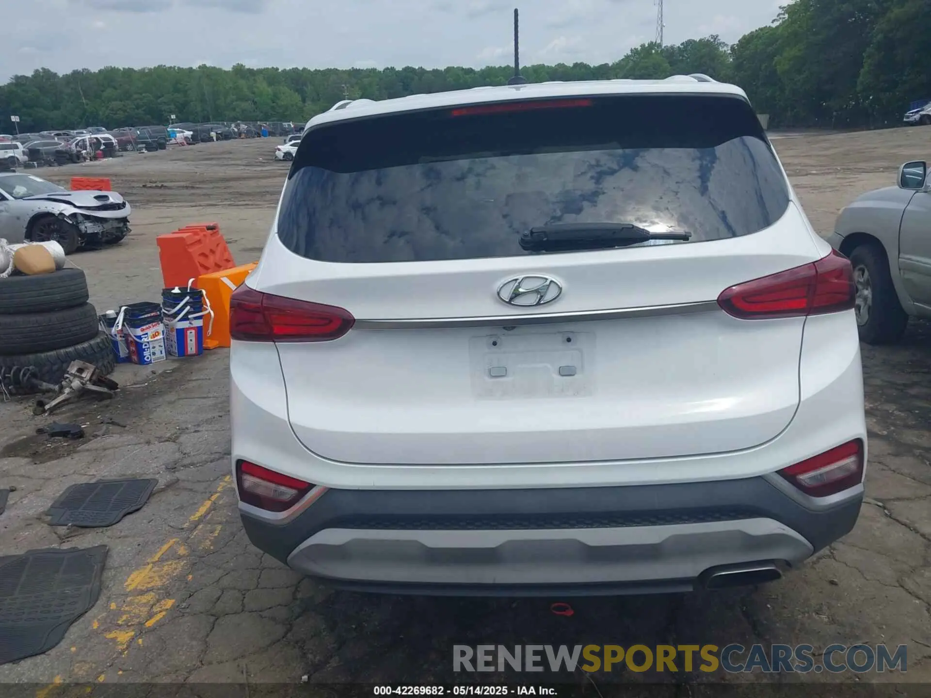 16 Photograph of a damaged car 5NMS23AD8KH102090 HYUNDAI SANTA FE 2019