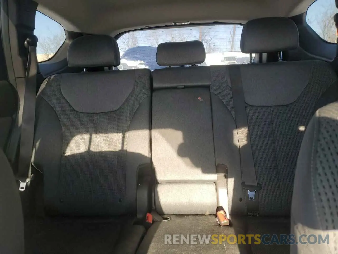 10 Photograph of a damaged car 5NMS23AD8KH117866 HYUNDAI SANTA FE 2019