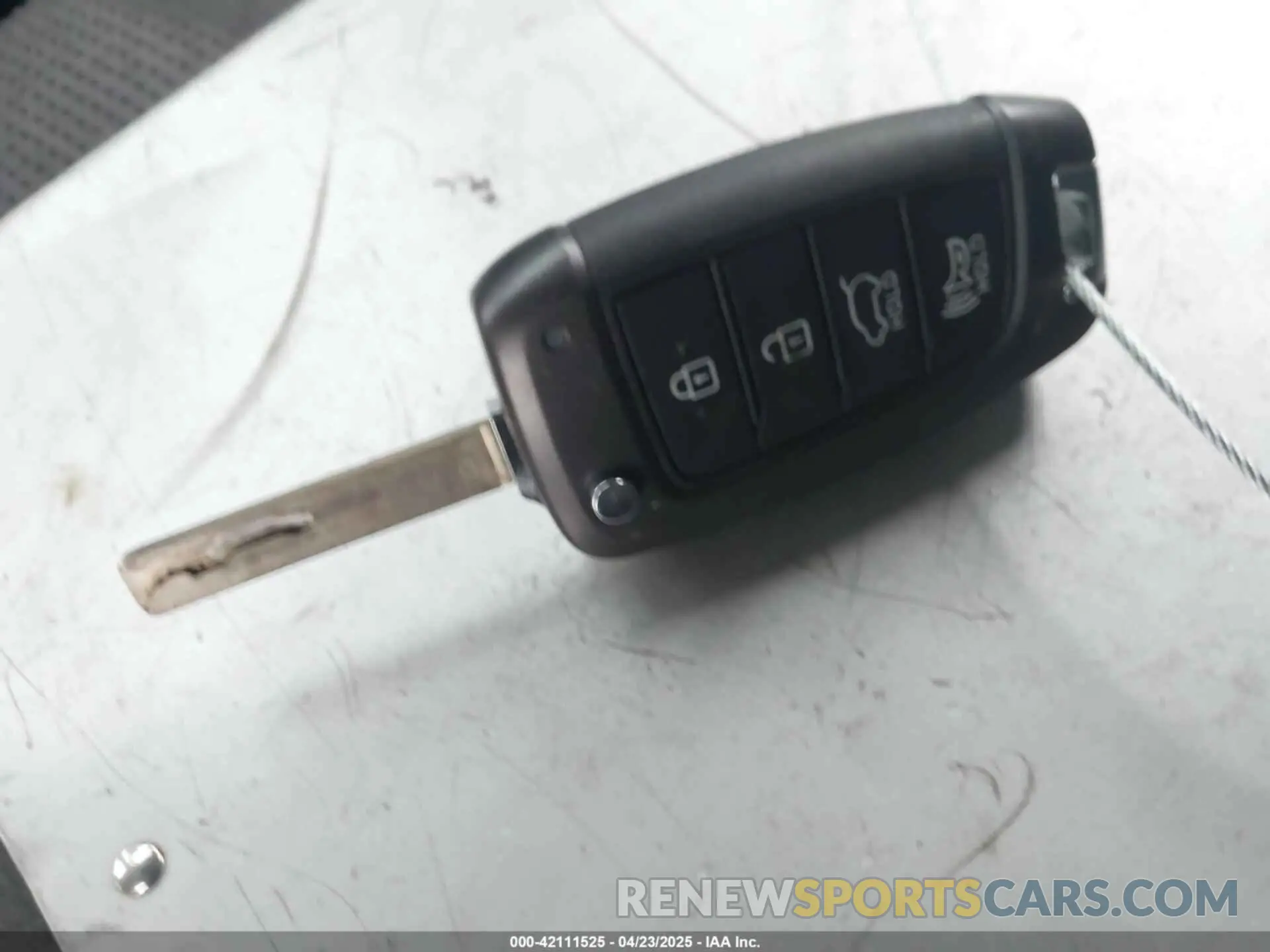 11 Photograph of a damaged car 5NMS23AD8KH126387 HYUNDAI SANTA FE 2019