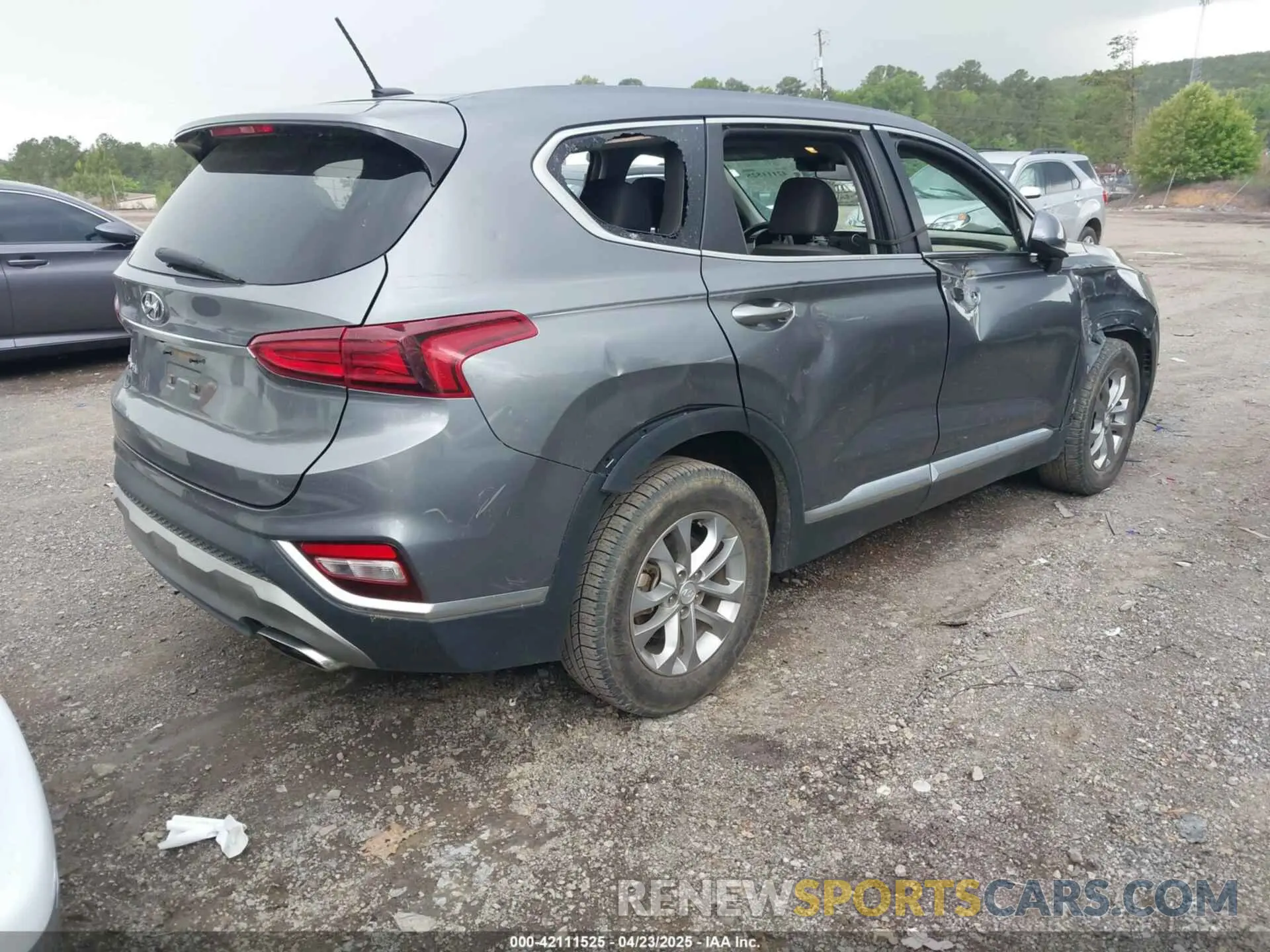 4 Photograph of a damaged car 5NMS23AD8KH126387 HYUNDAI SANTA FE 2019