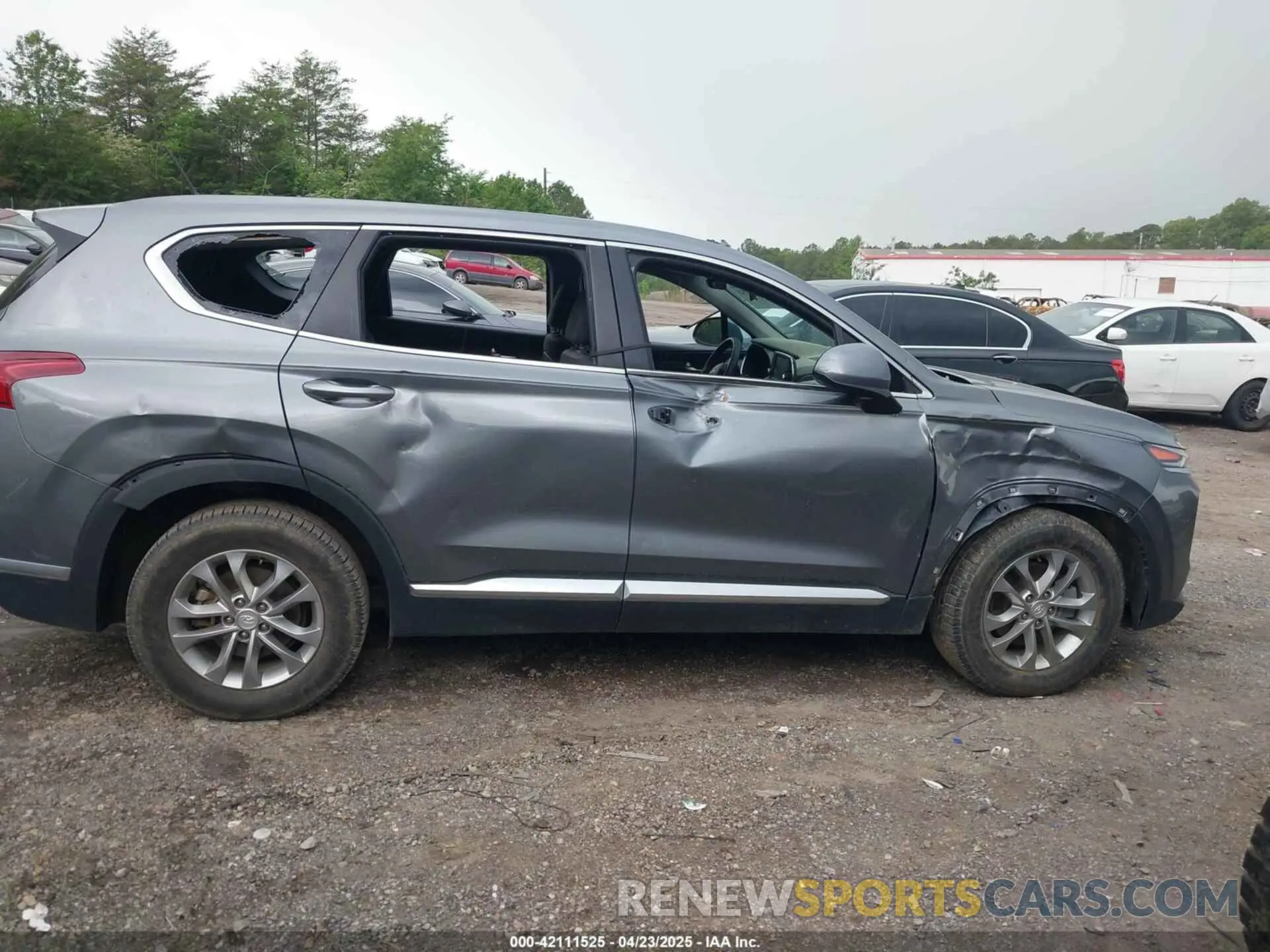 6 Photograph of a damaged car 5NMS23AD8KH126387 HYUNDAI SANTA FE 2019