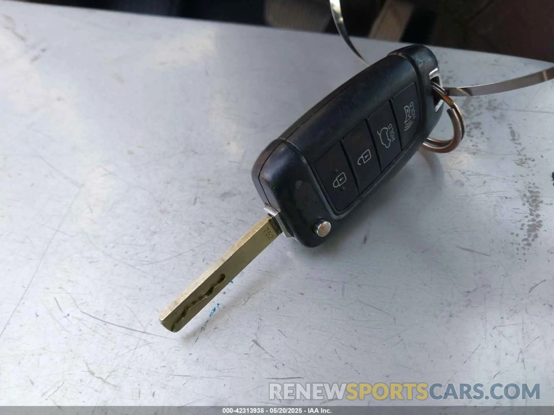 11 Photograph of a damaged car 5NMS23ADXKH000872 HYUNDAI SANTA FE 2019