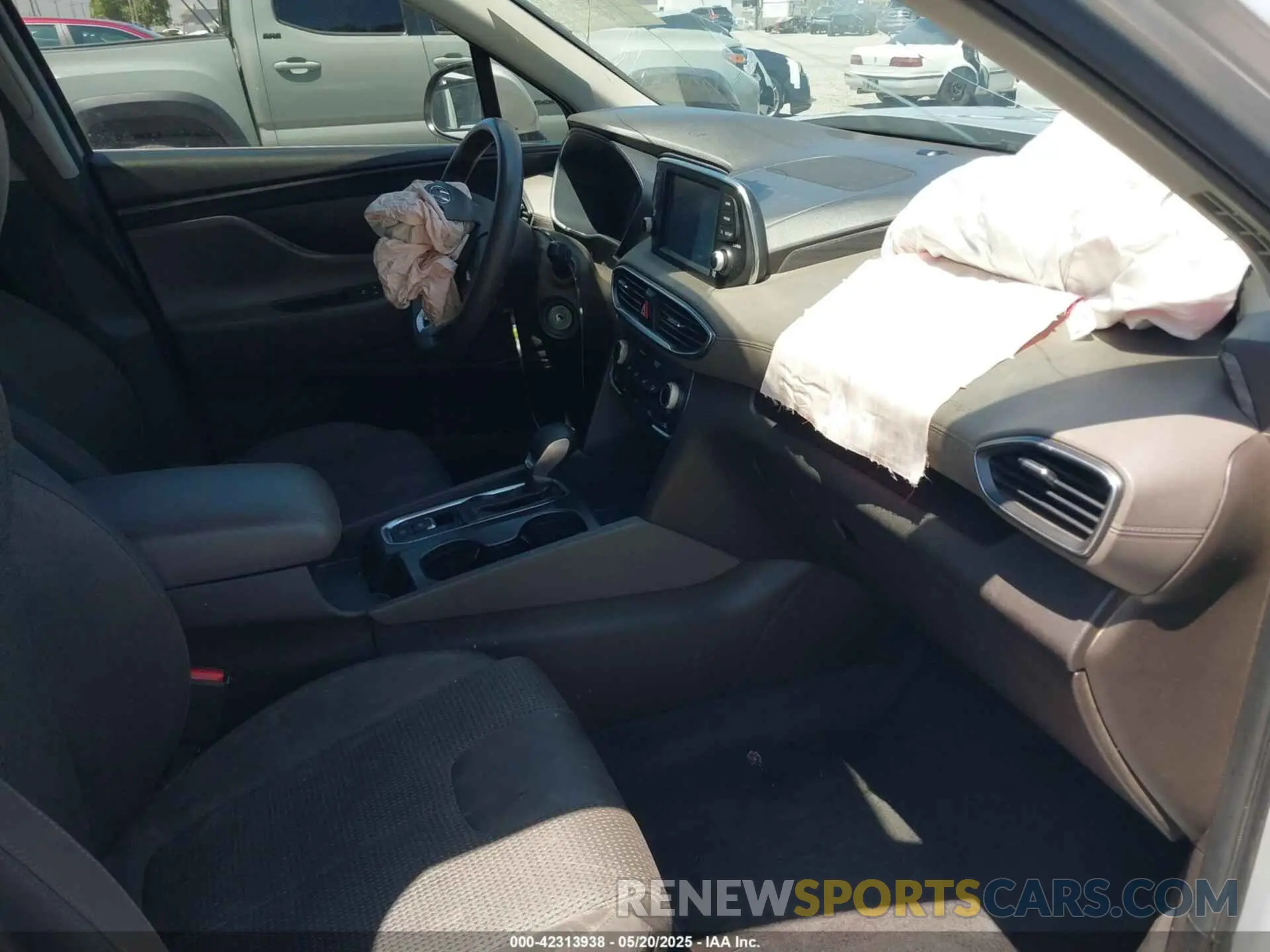 5 Photograph of a damaged car 5NMS23ADXKH000872 HYUNDAI SANTA FE 2019