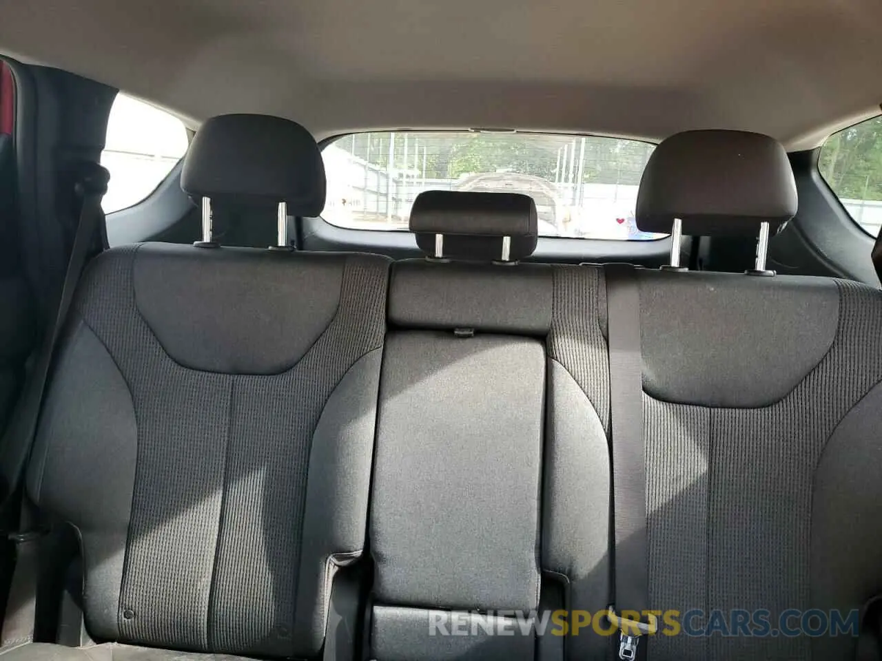 10 Photograph of a damaged car 5NMS23ADXKH009409 HYUNDAI SANTA FE 2019