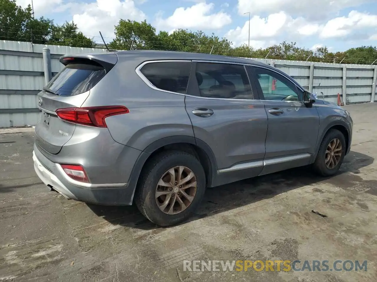 3 Photograph of a damaged car 5NMS23ADXKH070632 HYUNDAI SANTA FE 2019