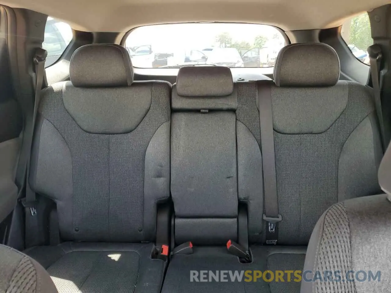 10 Photograph of a damaged car 5NMS2CAD0KH085480 HYUNDAI SANTA FE 2019