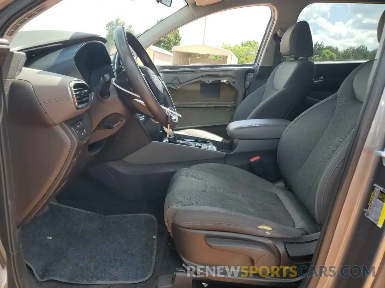 7 Photograph of a damaged car 5NMS2CAD0KH085480 HYUNDAI SANTA FE 2019