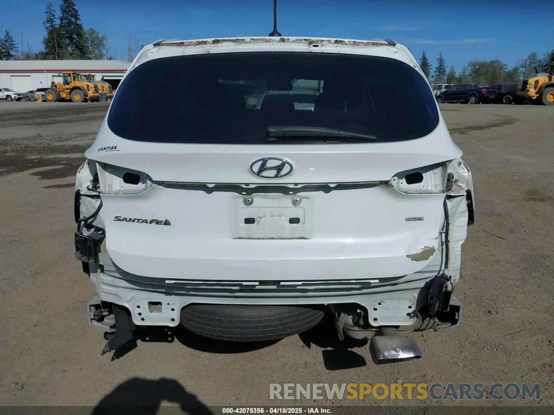 17 Photograph of a damaged car 5NMS2CAD0KH098259 HYUNDAI SANTA FE 2019