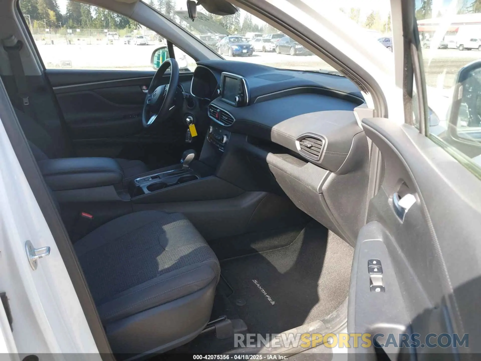 5 Photograph of a damaged car 5NMS2CAD0KH098259 HYUNDAI SANTA FE 2019