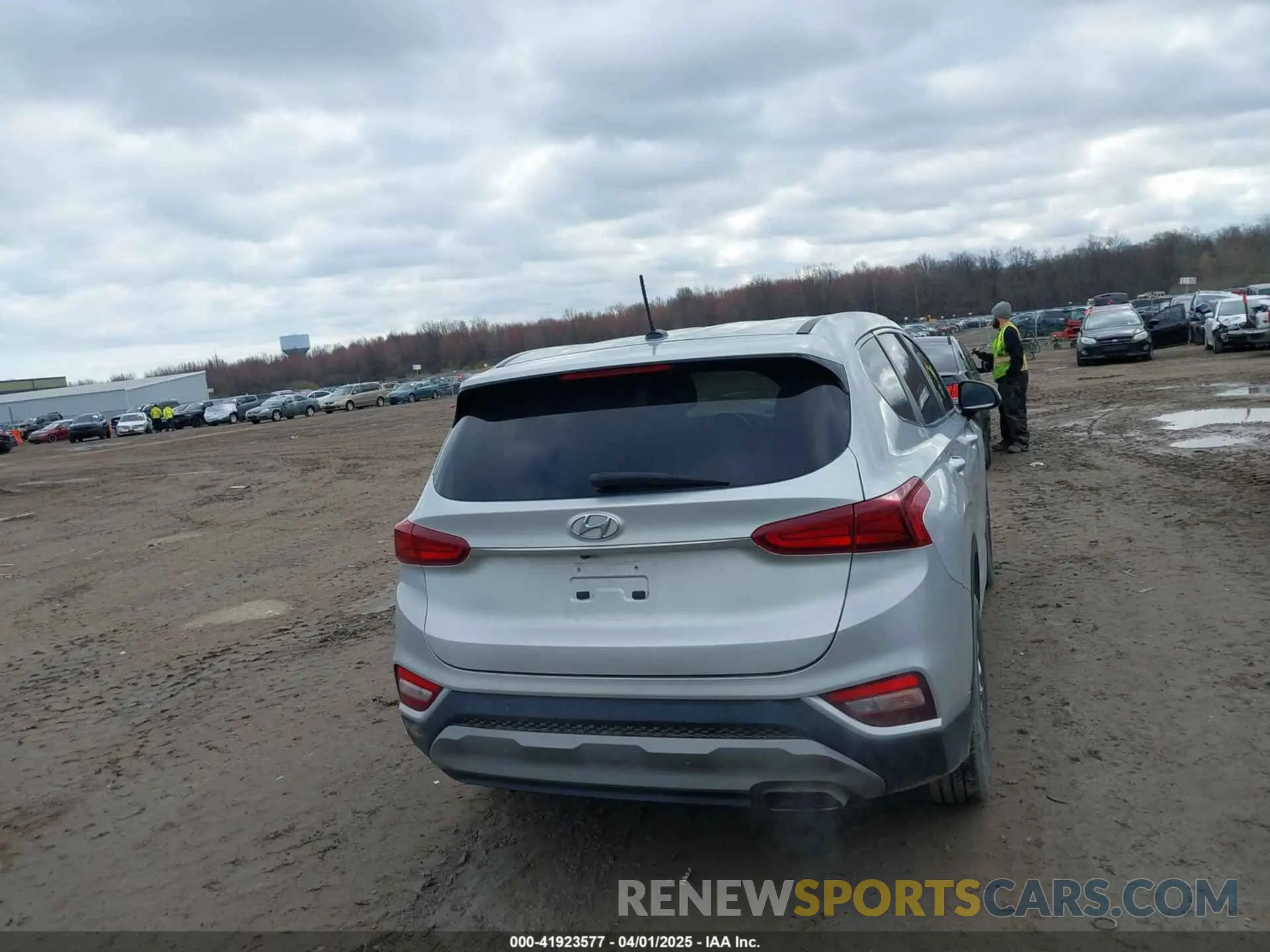 16 Photograph of a damaged car 5NMS2CAD0KH117201 HYUNDAI SANTA FE 2019