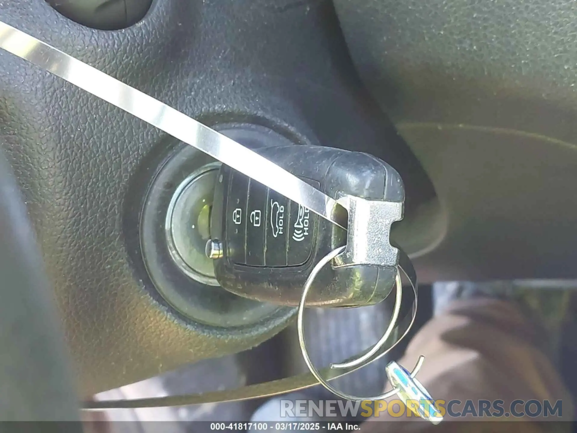 11 Photograph of a damaged car 5NMS2CAD0KH117649 HYUNDAI SANTA FE 2019