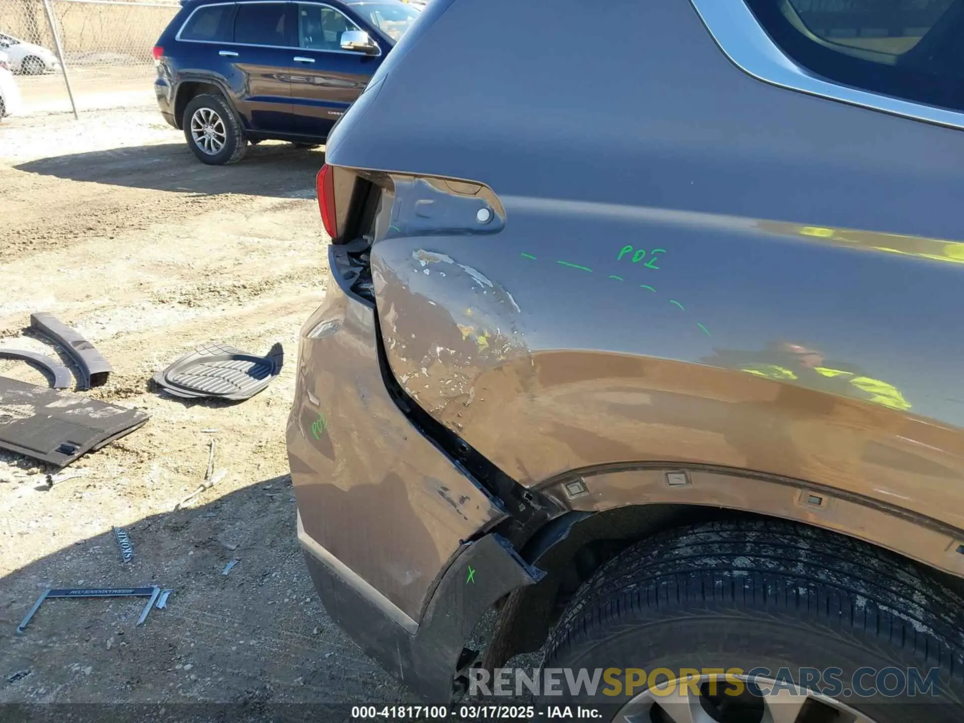 19 Photograph of a damaged car 5NMS2CAD0KH117649 HYUNDAI SANTA FE 2019