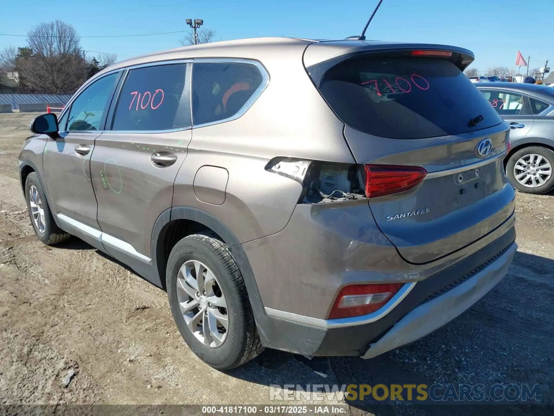 3 Photograph of a damaged car 5NMS2CAD0KH117649 HYUNDAI SANTA FE 2019
