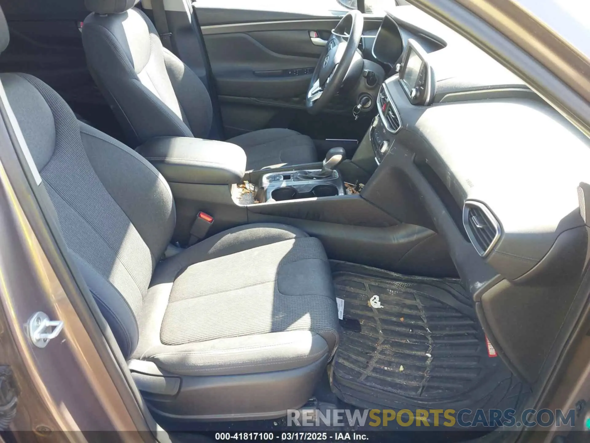 5 Photograph of a damaged car 5NMS2CAD0KH117649 HYUNDAI SANTA FE 2019