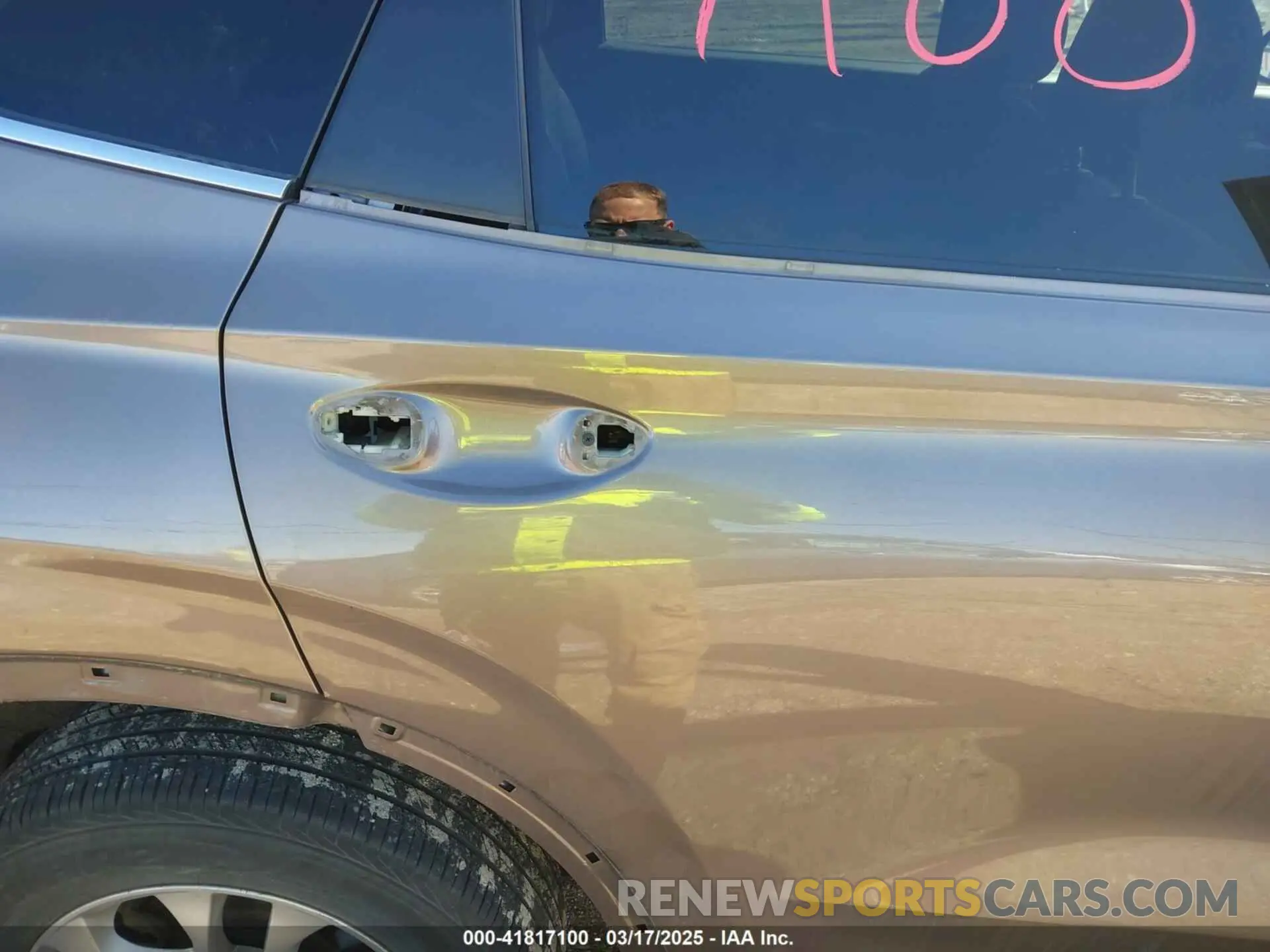 8 Photograph of a damaged car 5NMS2CAD0KH117649 HYUNDAI SANTA FE 2019