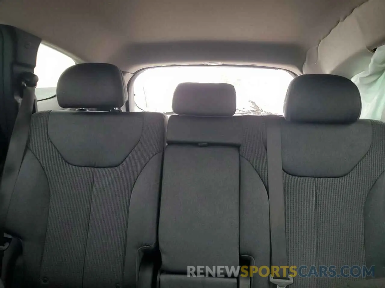 10 Photograph of a damaged car 5NMS2CAD0KH123337 HYUNDAI SANTA FE 2019