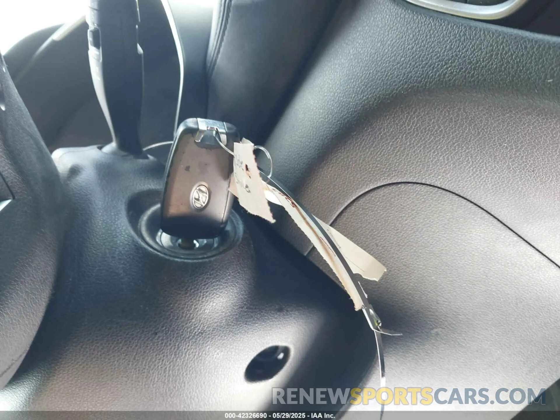 11 Photograph of a damaged car 5NMS2CAD1KH028429 HYUNDAI SANTA FE 2019