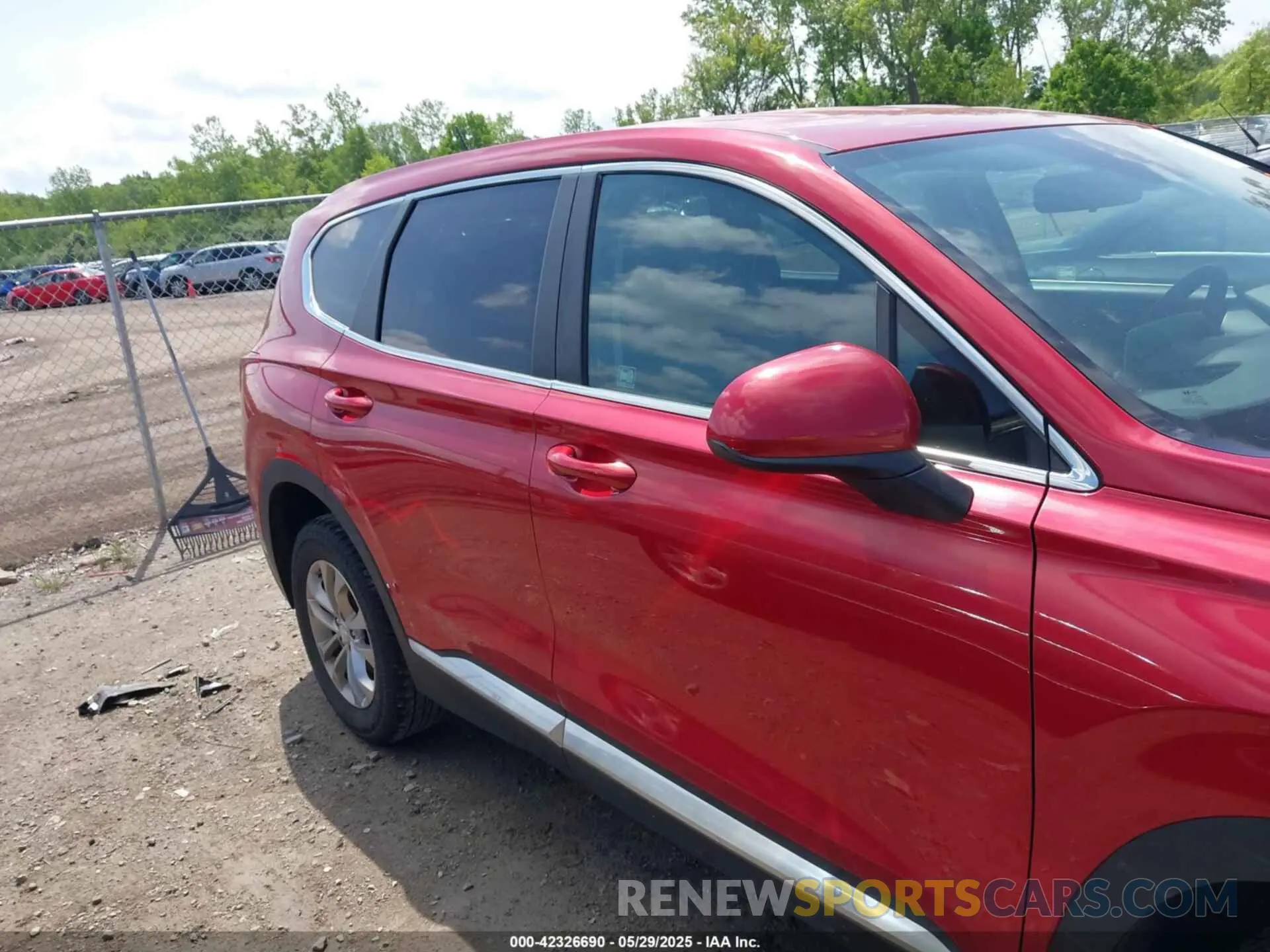 13 Photograph of a damaged car 5NMS2CAD1KH028429 HYUNDAI SANTA FE 2019