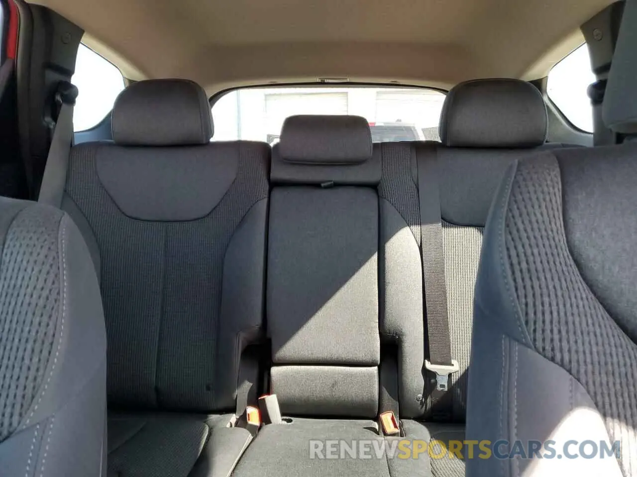10 Photograph of a damaged car 5NMS2CAD1KH032125 HYUNDAI SANTA FE 2019