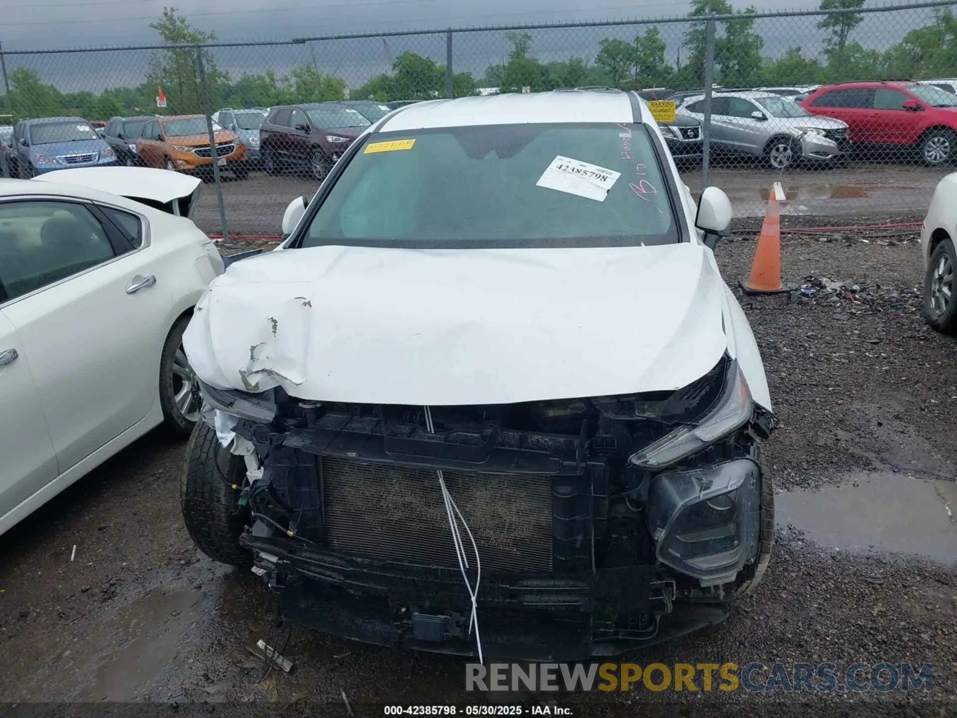 11 Photograph of a damaged car 5NMS2CAD1KH032805 HYUNDAI SANTA FE 2019