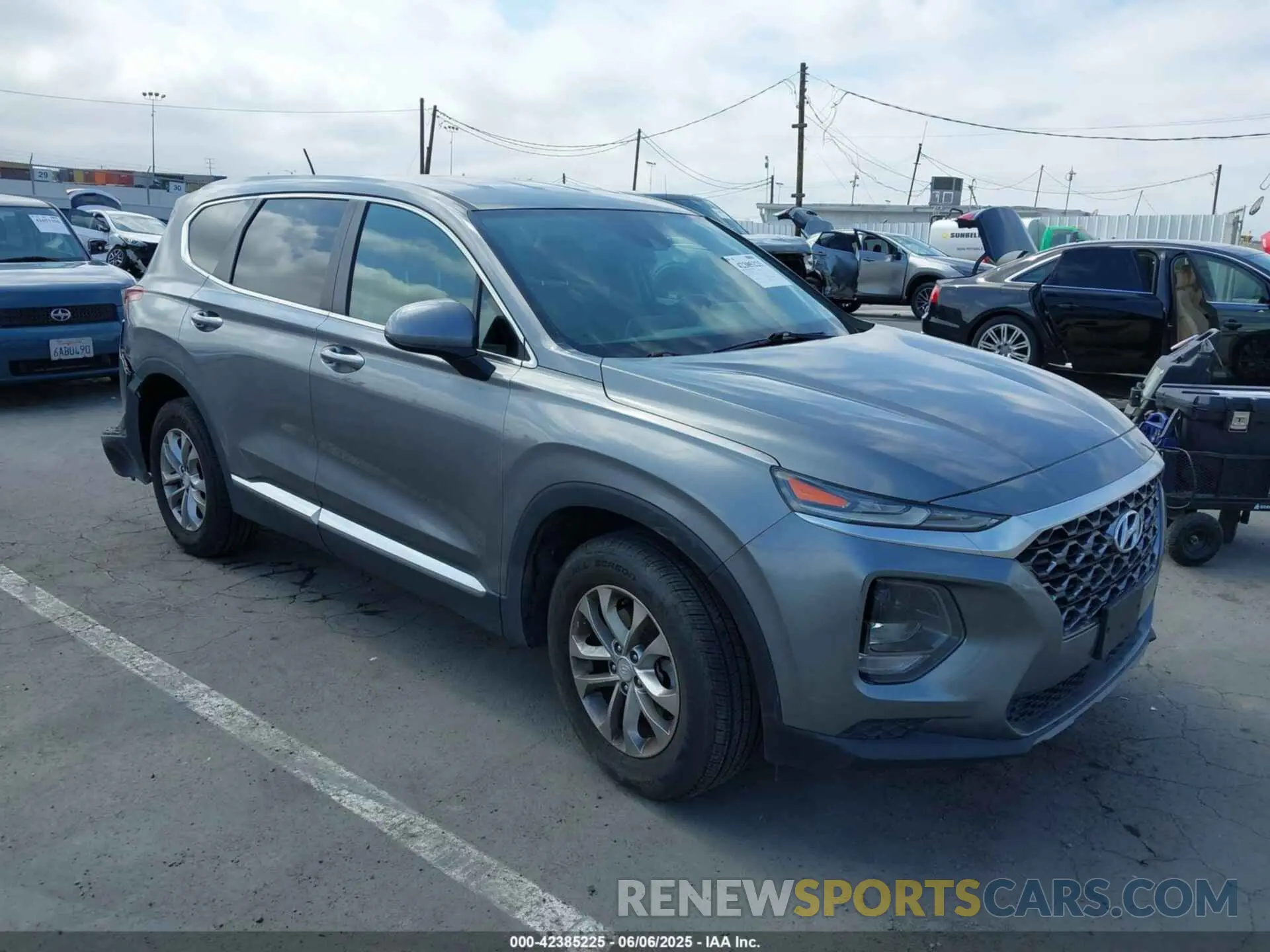 1 Photograph of a damaged car 5NMS2CAD1KH097198 HYUNDAI SANTA FE 2019