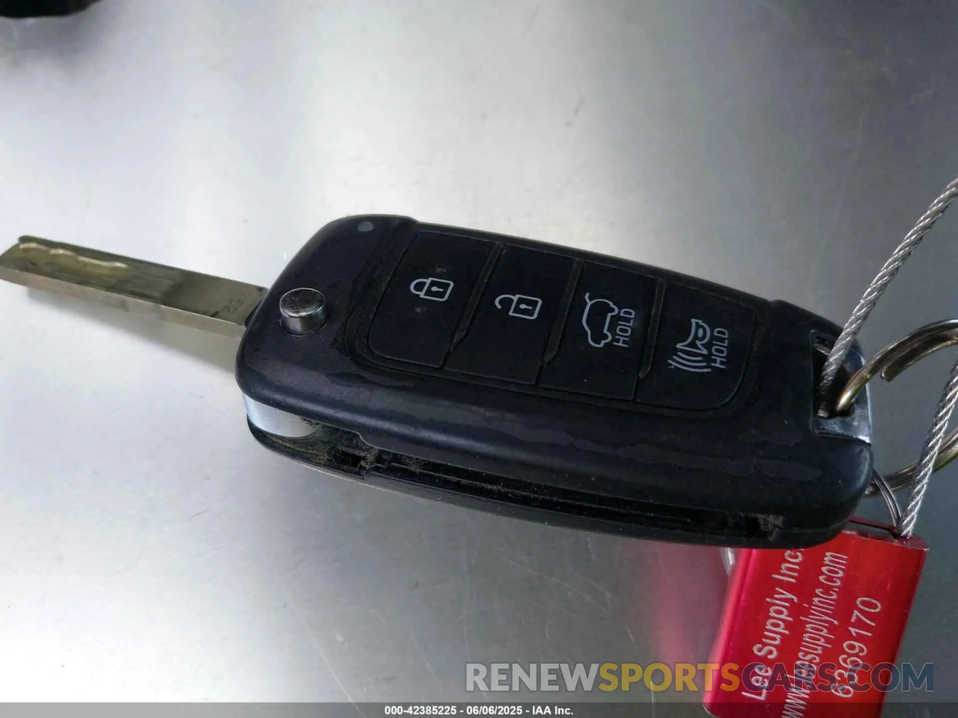 11 Photograph of a damaged car 5NMS2CAD1KH097198 HYUNDAI SANTA FE 2019
