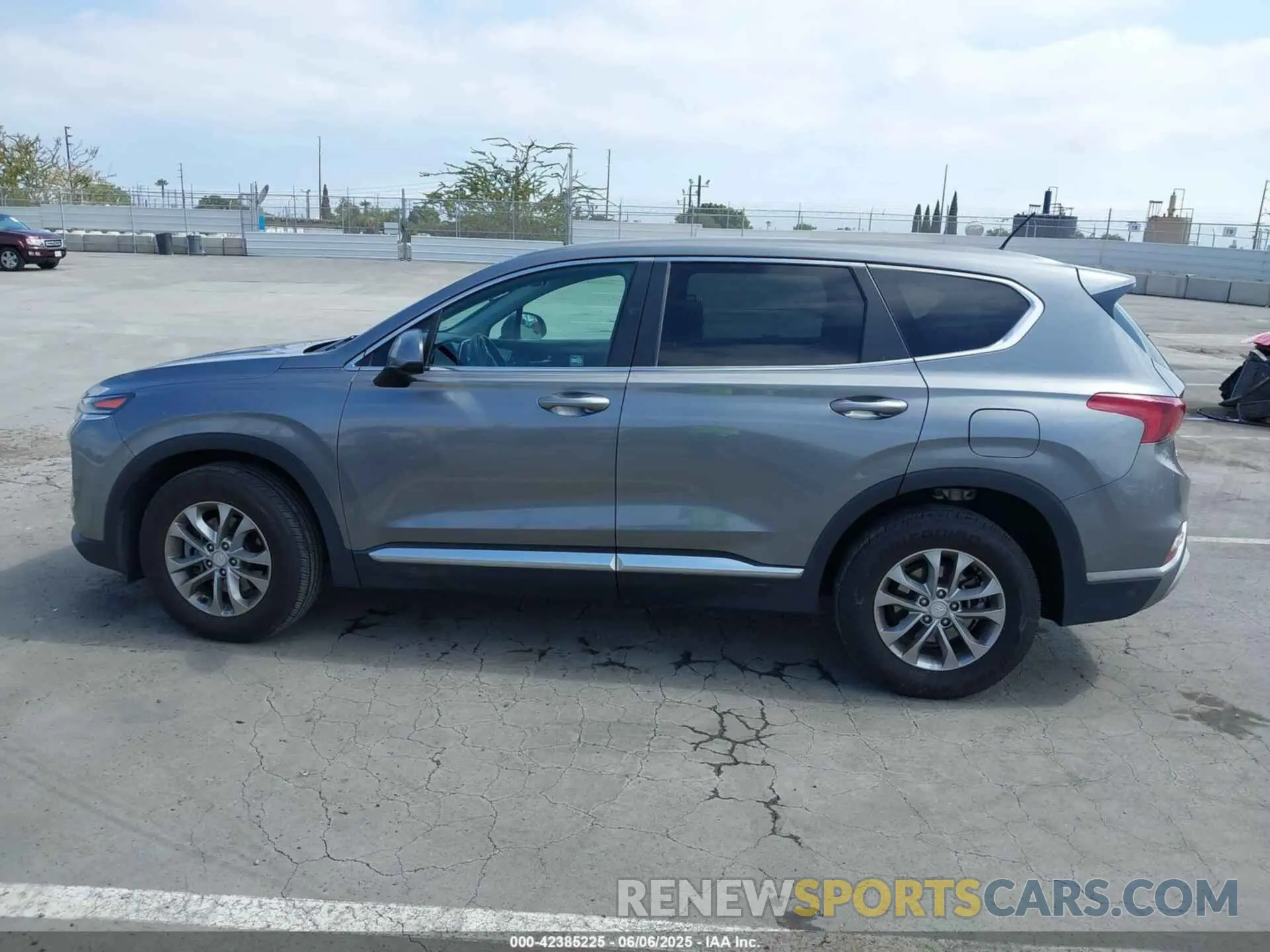 14 Photograph of a damaged car 5NMS2CAD1KH097198 HYUNDAI SANTA FE 2019