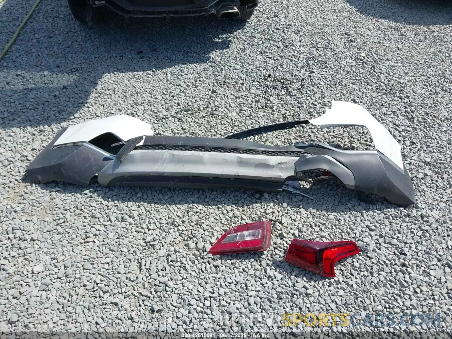 12 Photograph of a damaged car 5NMS2CAD1KH121306 HYUNDAI SANTA FE 2019