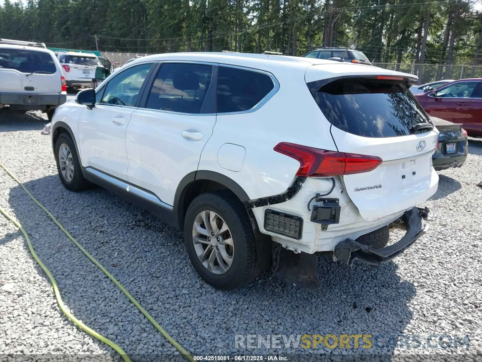 3 Photograph of a damaged car 5NMS2CAD1KH121306 HYUNDAI SANTA FE 2019