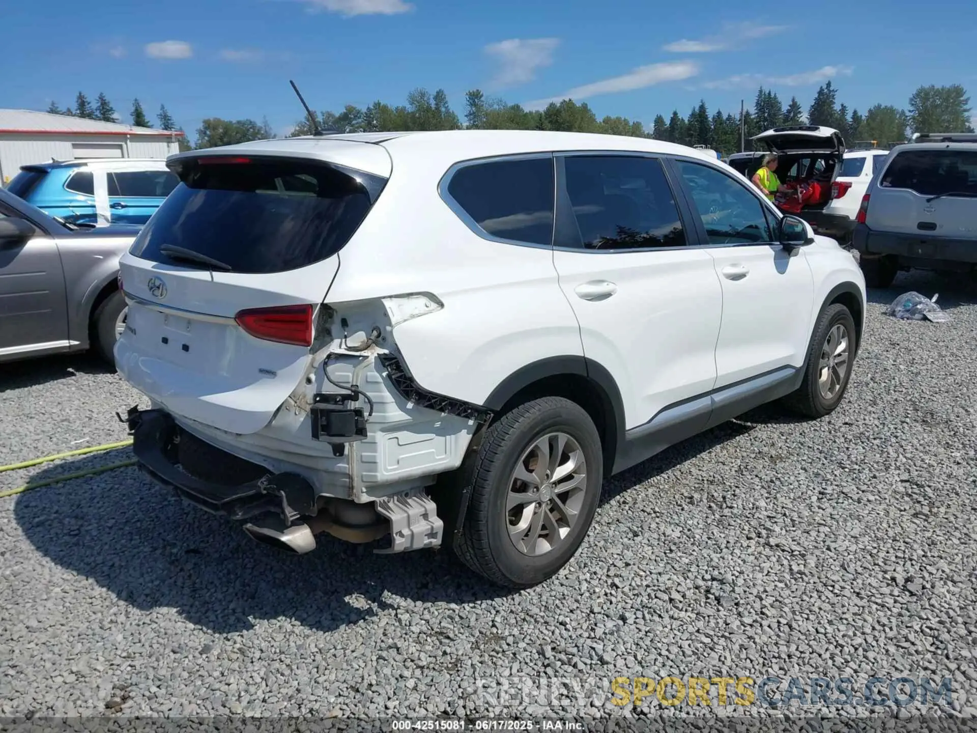 4 Photograph of a damaged car 5NMS2CAD1KH121306 HYUNDAI SANTA FE 2019