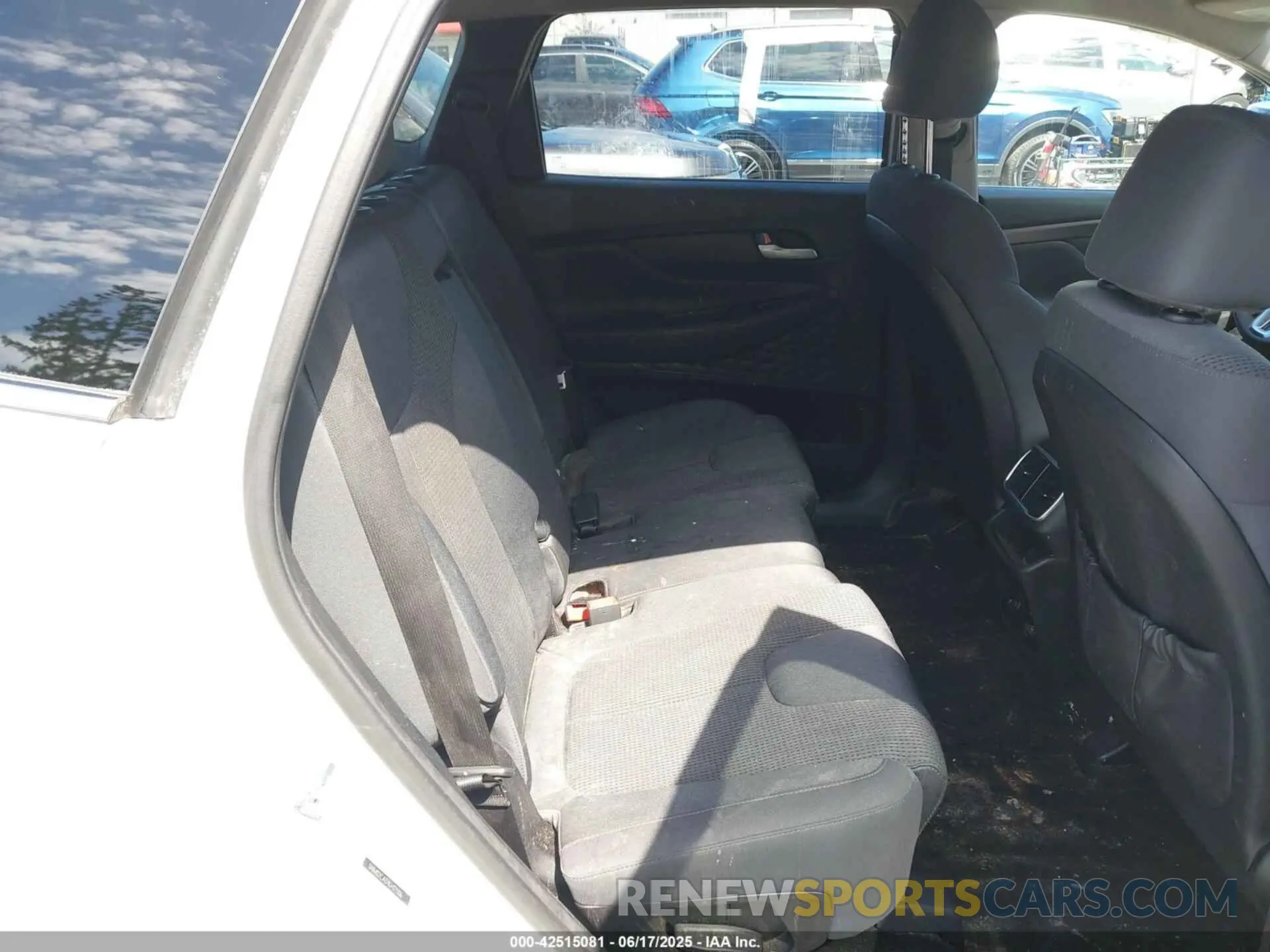 8 Photograph of a damaged car 5NMS2CAD1KH121306 HYUNDAI SANTA FE 2019