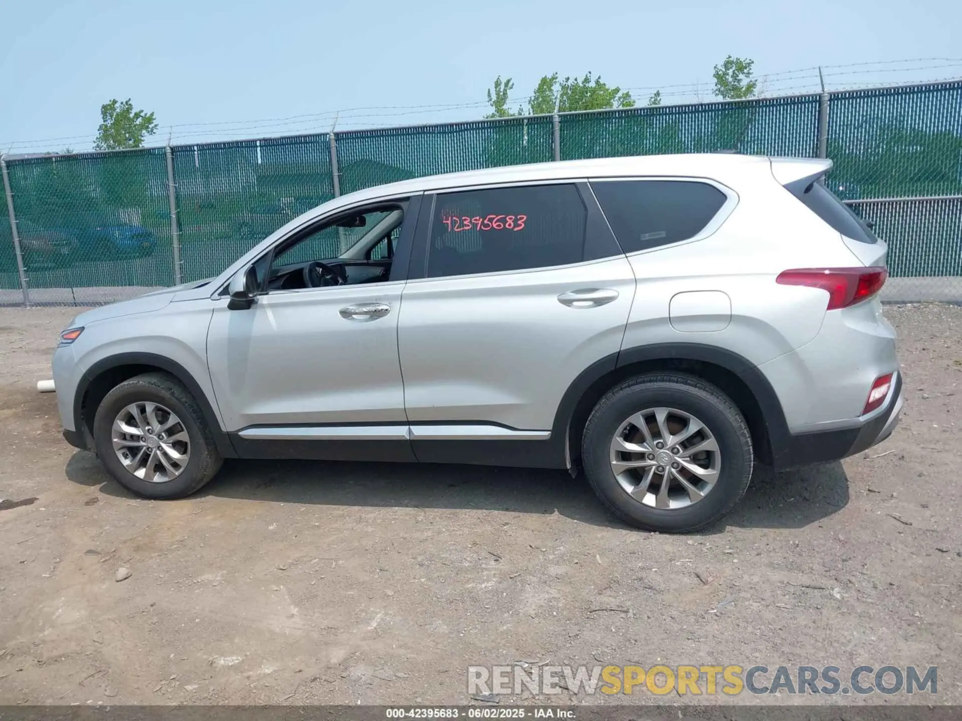 14 Photograph of a damaged car 5NMS2CAD2KH058961 HYUNDAI SANTA FE 2019