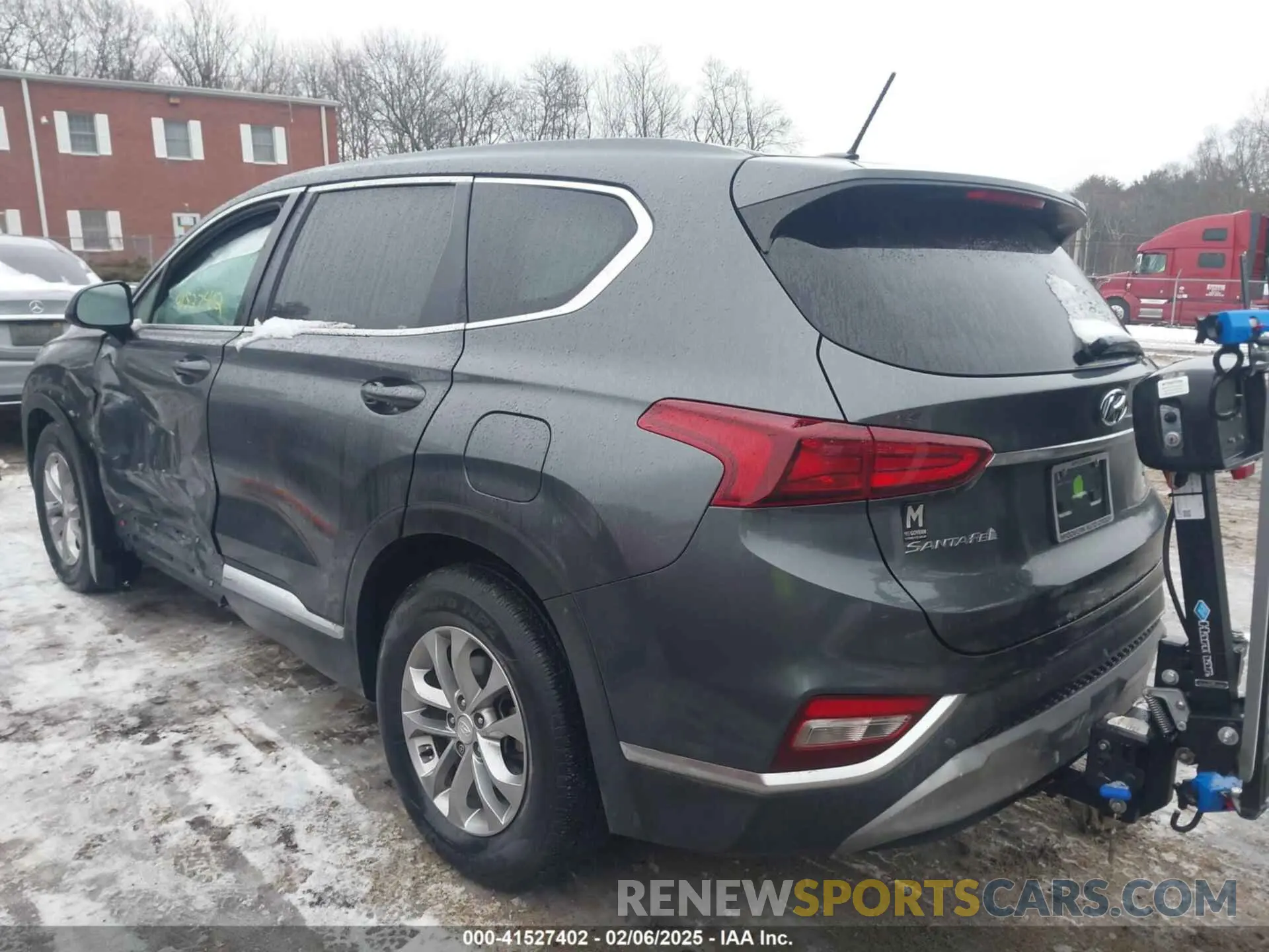 3 Photograph of a damaged car 5NMS2CAD2KH066168 HYUNDAI SANTA FE 2019