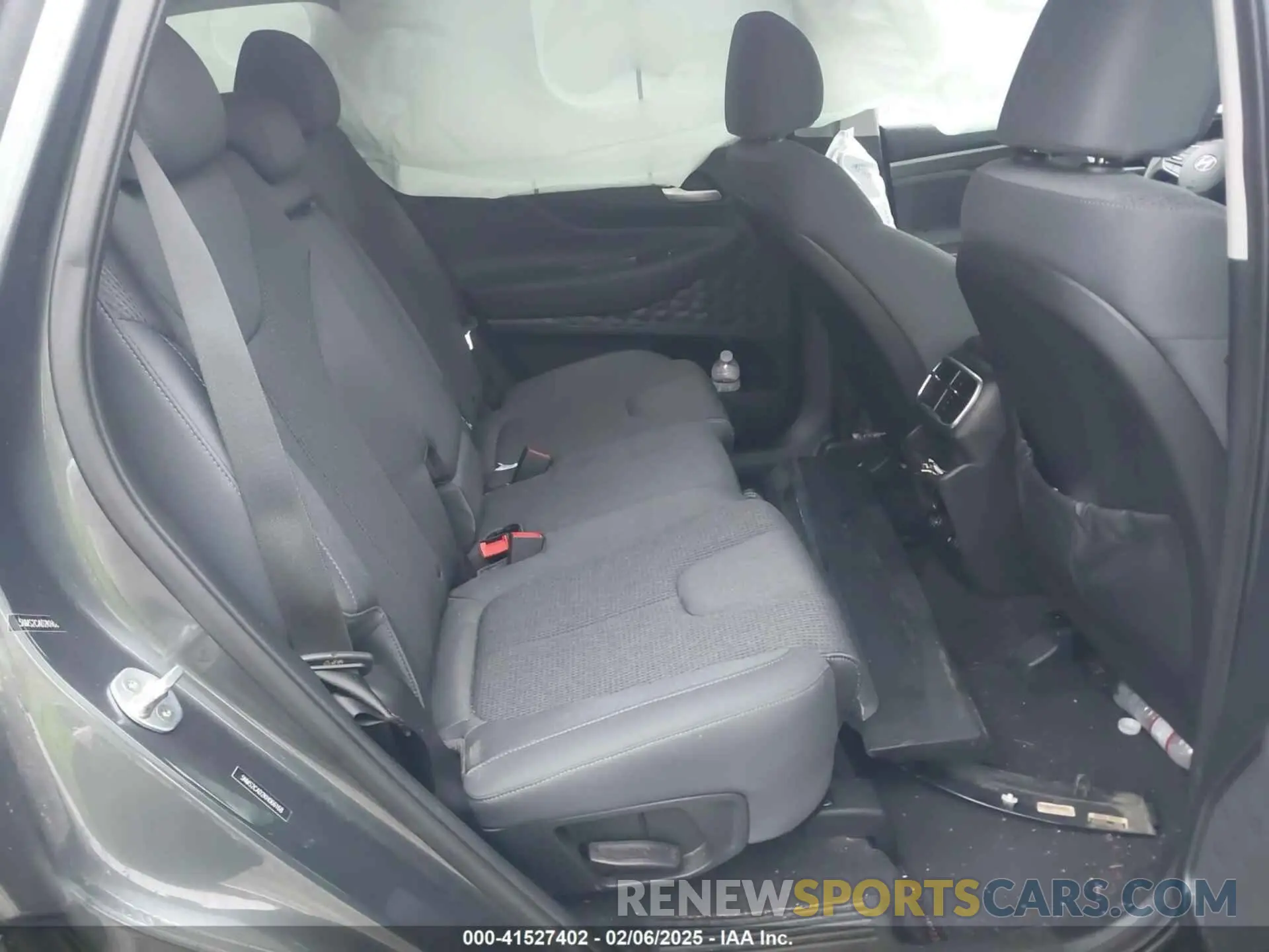 8 Photograph of a damaged car 5NMS2CAD2KH066168 HYUNDAI SANTA FE 2019