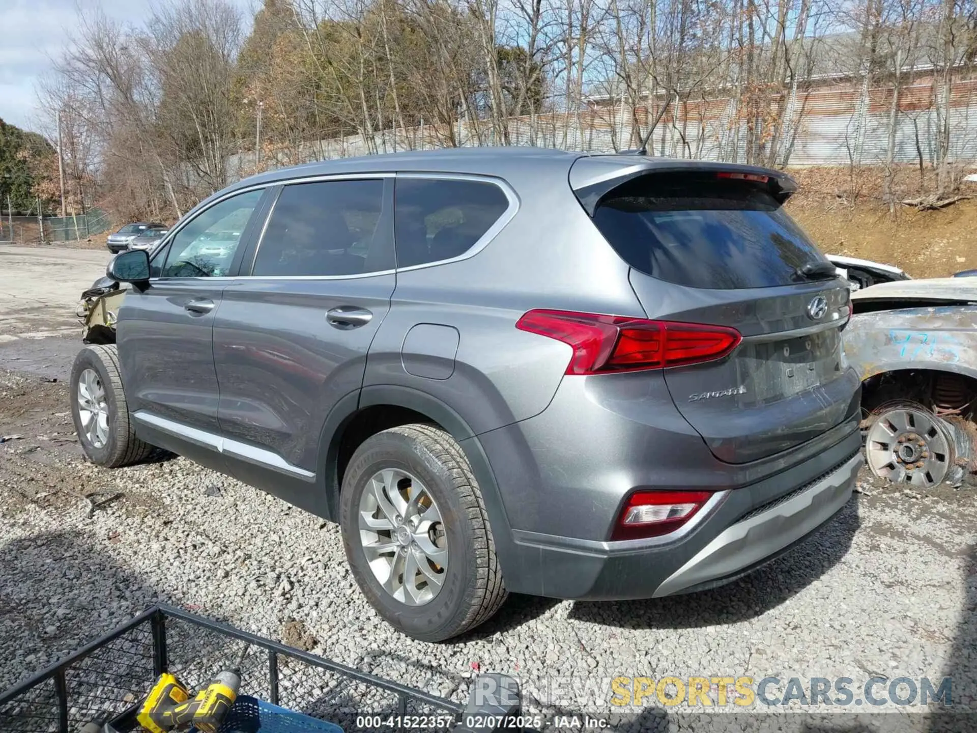 3 Photograph of a damaged car 5NMS2CAD2KH084511 HYUNDAI SANTA FE 2019