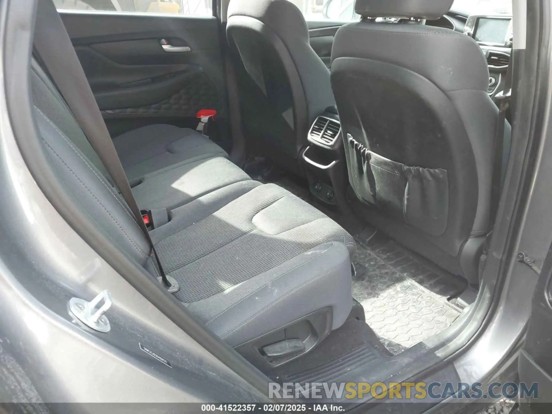 8 Photograph of a damaged car 5NMS2CAD2KH084511 HYUNDAI SANTA FE 2019