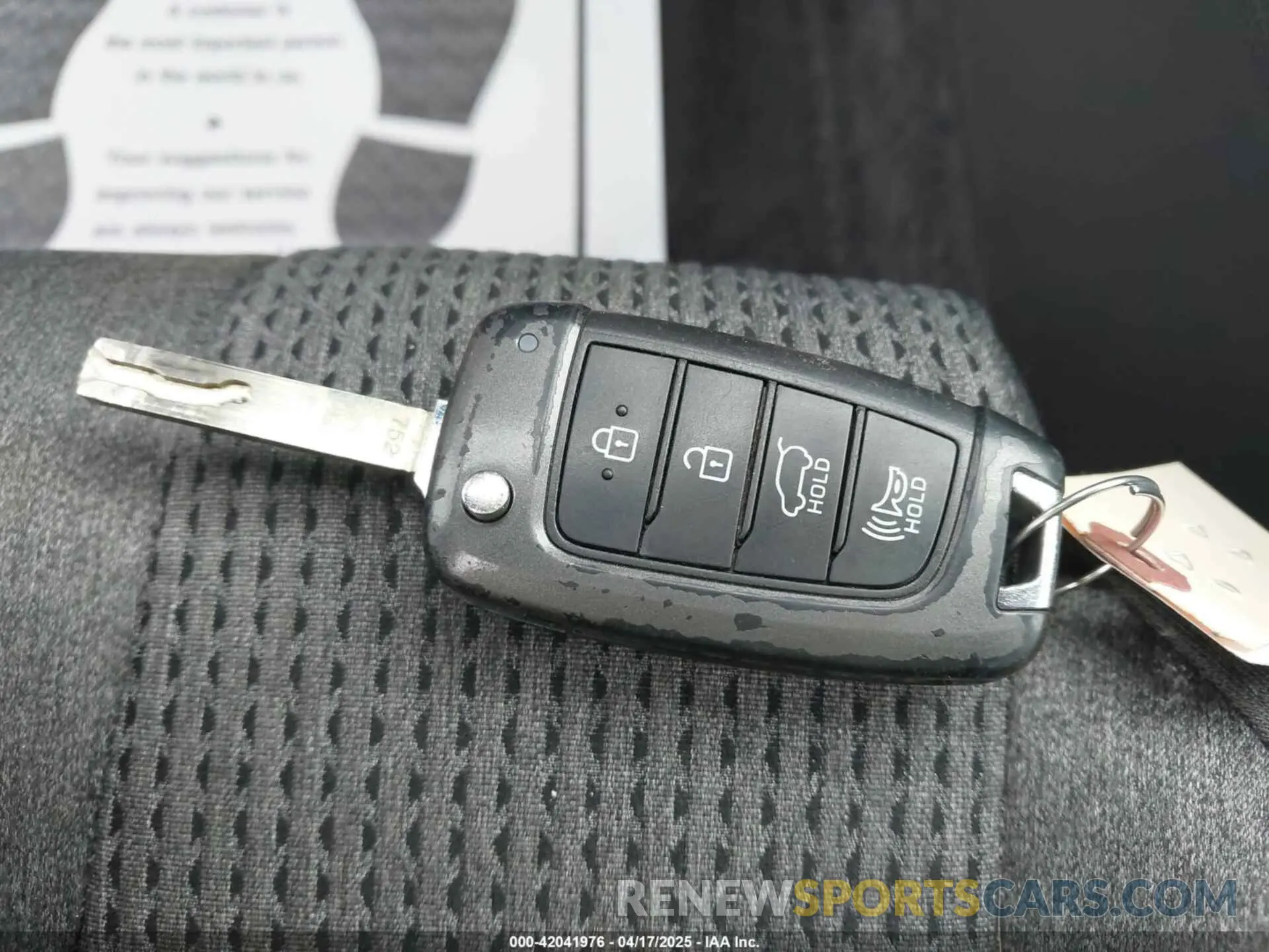 11 Photograph of a damaged car 5NMS2CAD2KH094603 HYUNDAI SANTA FE 2019