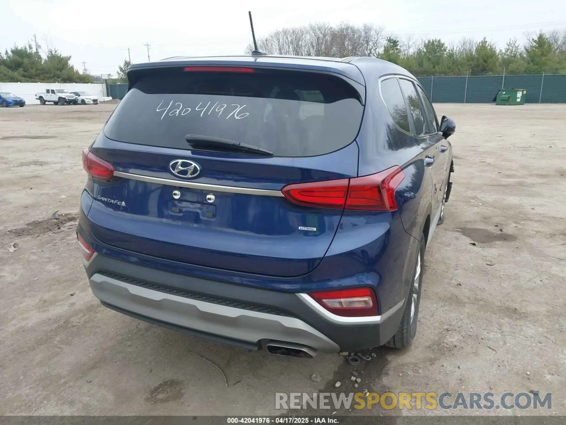 4 Photograph of a damaged car 5NMS2CAD2KH094603 HYUNDAI SANTA FE 2019