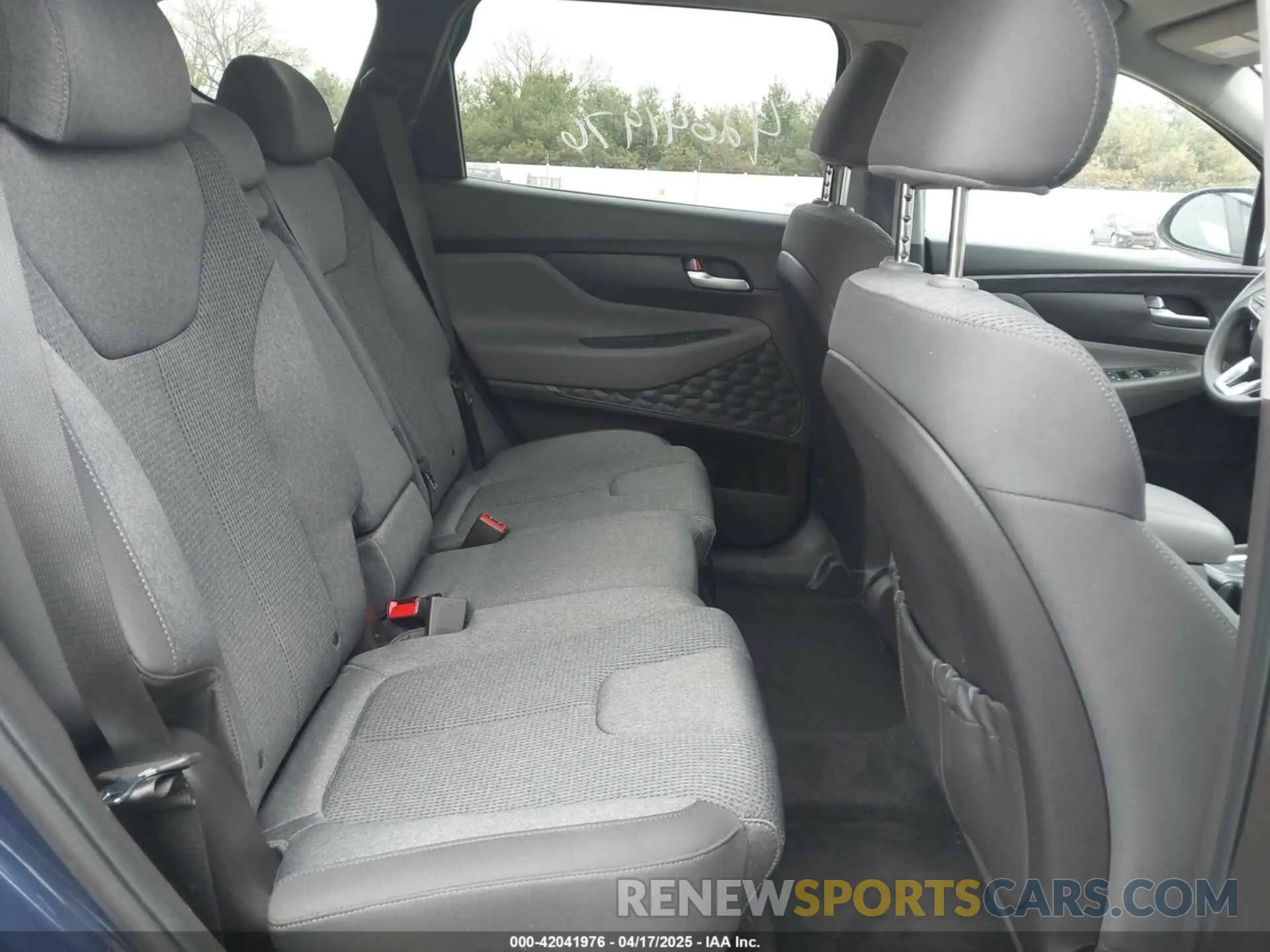 8 Photograph of a damaged car 5NMS2CAD2KH094603 HYUNDAI SANTA FE 2019