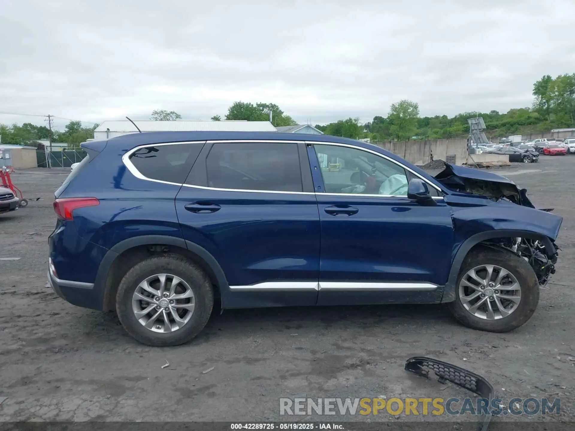 13 Photograph of a damaged car 5NMS2CAD3KH022518 HYUNDAI SANTA FE 2019