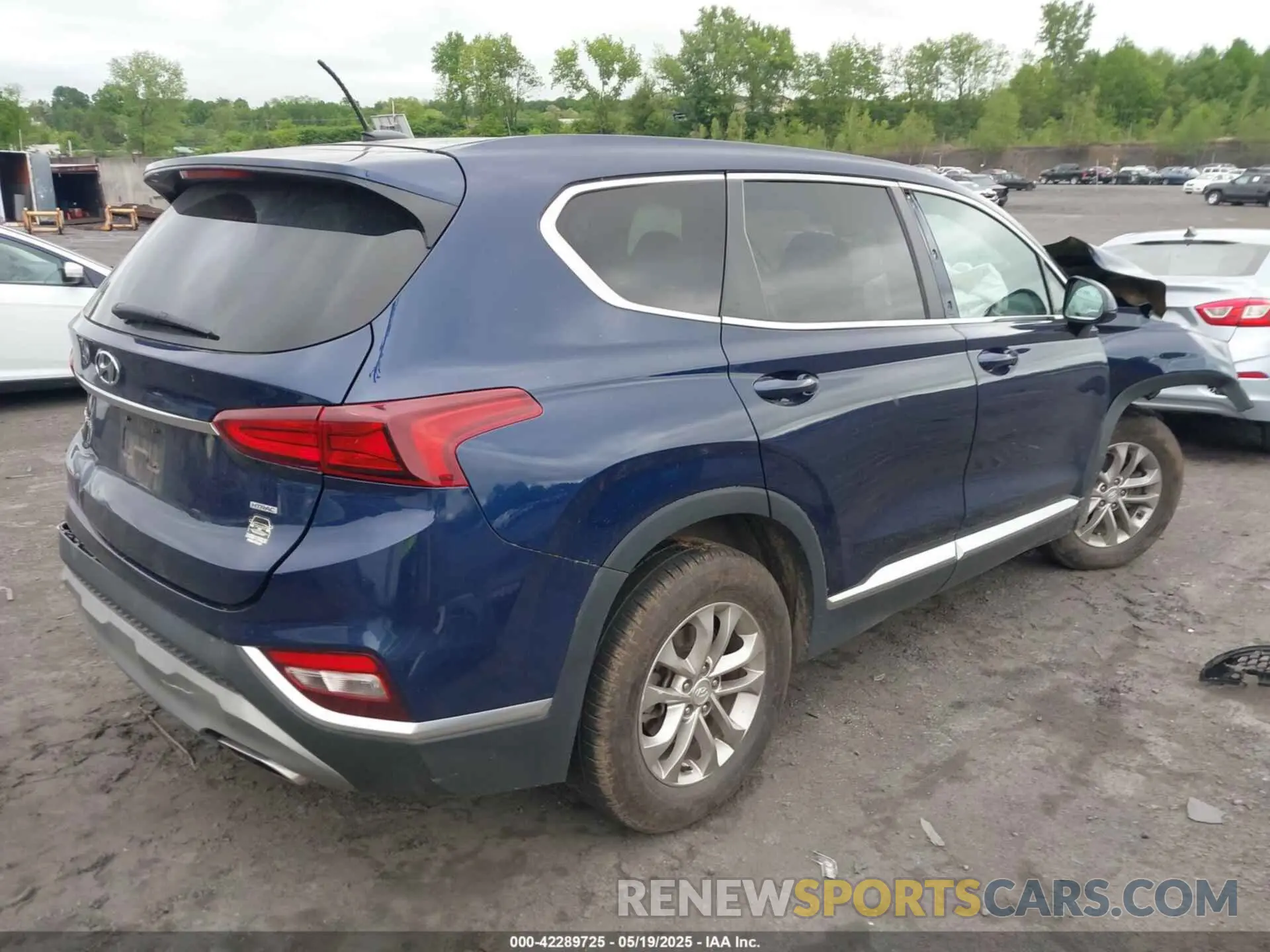 4 Photograph of a damaged car 5NMS2CAD3KH022518 HYUNDAI SANTA FE 2019