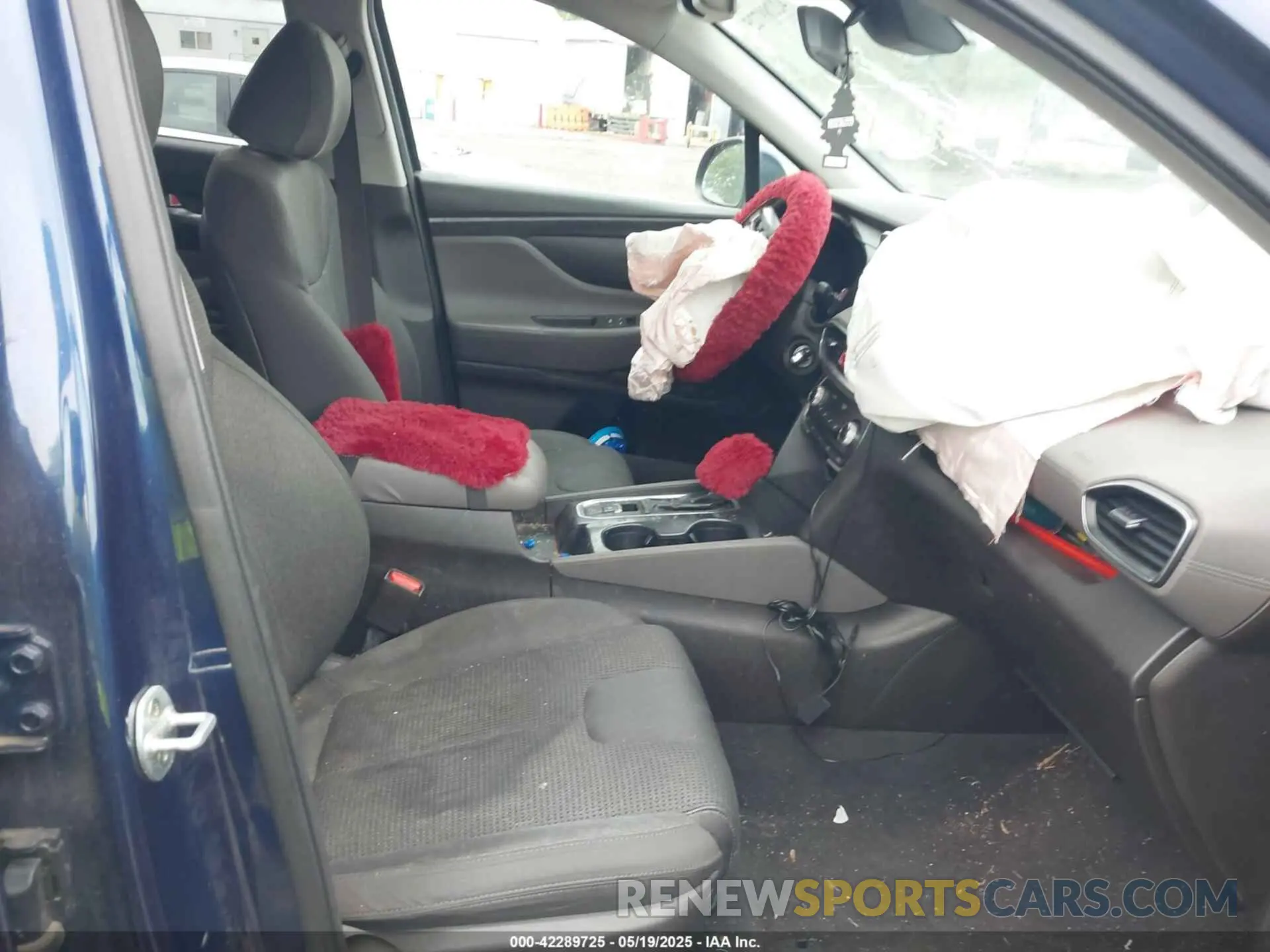 5 Photograph of a damaged car 5NMS2CAD3KH022518 HYUNDAI SANTA FE 2019