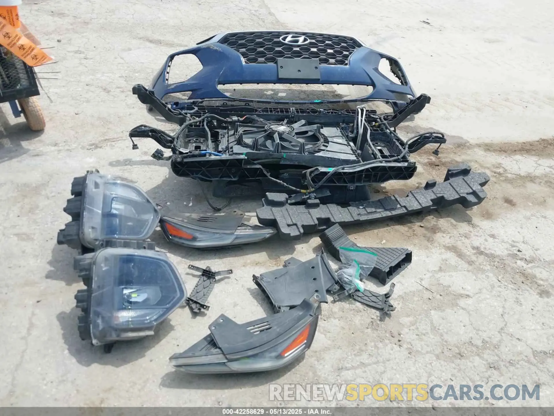 12 Photograph of a damaged car 5NMS2CAD3KH029811 HYUNDAI SANTA FE 2019