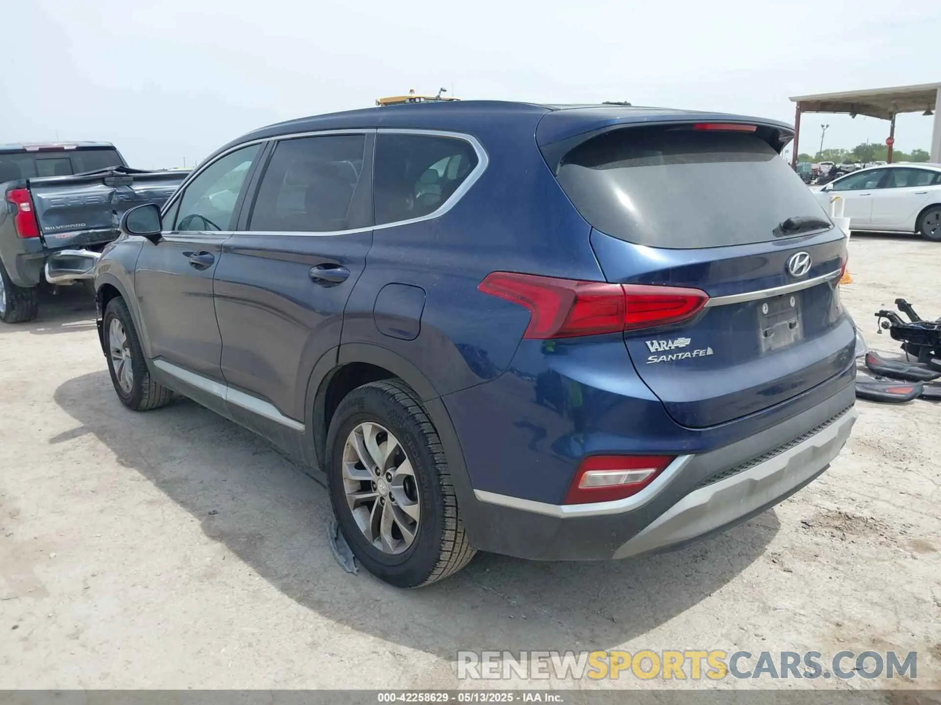 3 Photograph of a damaged car 5NMS2CAD3KH029811 HYUNDAI SANTA FE 2019