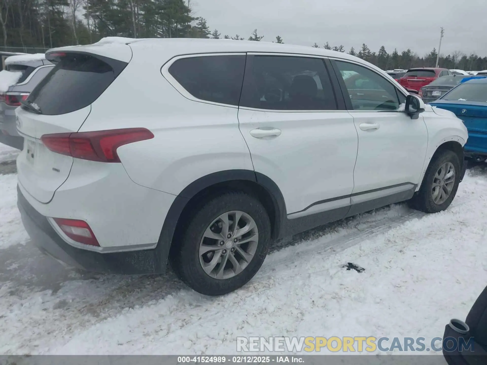 4 Photograph of a damaged car 5NMS2CAD4KH009602 HYUNDAI SANTA FE 2019