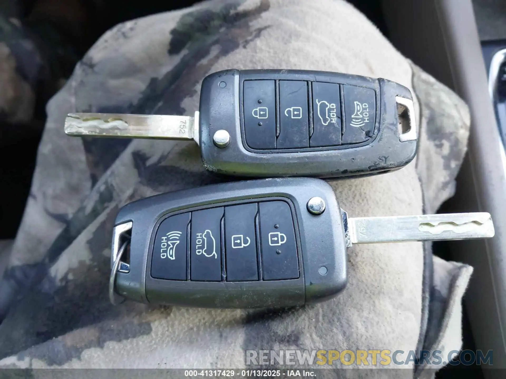 11 Photograph of a damaged car 5NMS2CAD4KH089712 HYUNDAI SANTA FE 2019