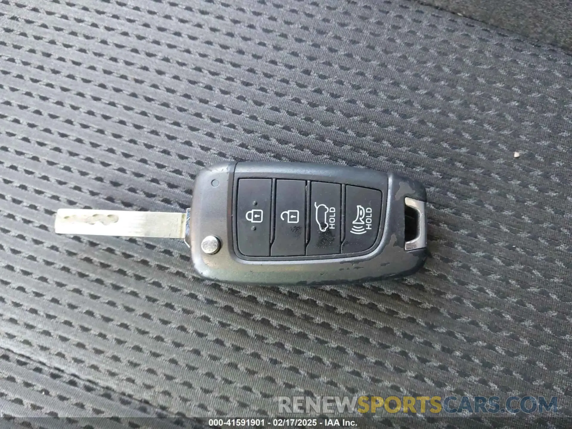 11 Photograph of a damaged car 5NMS2CAD4KH109117 HYUNDAI SANTA FE 2019