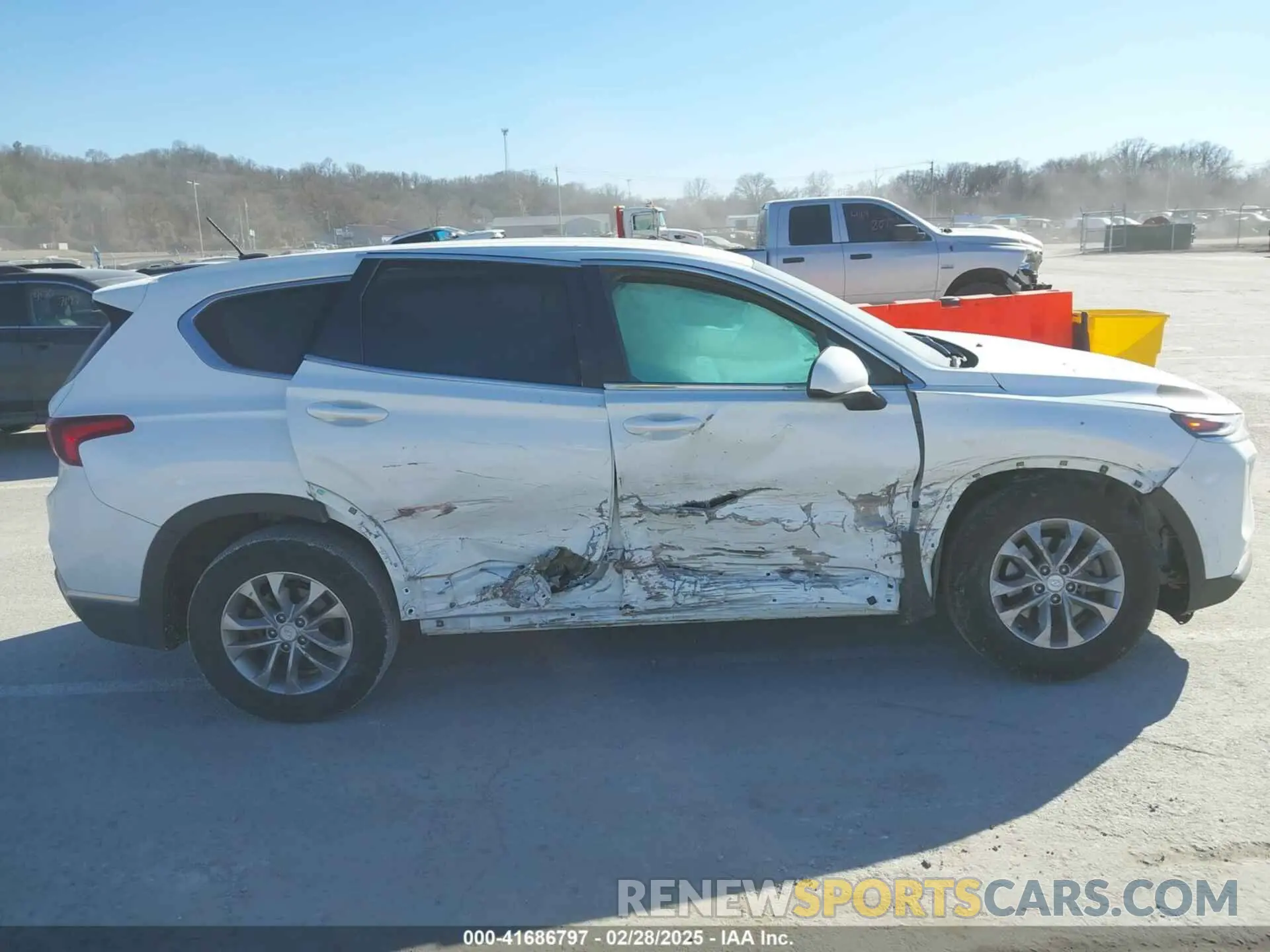 13 Photograph of a damaged car 5NMS2CAD4KH118545 HYUNDAI SANTA FE 2019