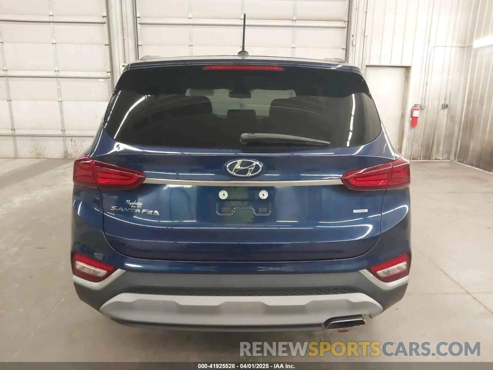 17 Photograph of a damaged car 5NMS2CAD4KH125897 HYUNDAI SANTA FE 2019