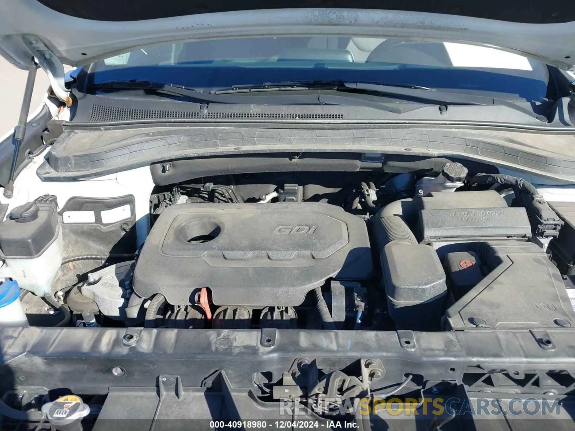 10 Photograph of a damaged car 5NMS2CAD5KH011357 HYUNDAI SANTA FE 2019
